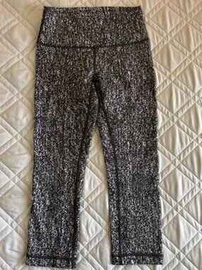Lululemon Black/White Speckle Wunder Under Capri Leggings Size 4